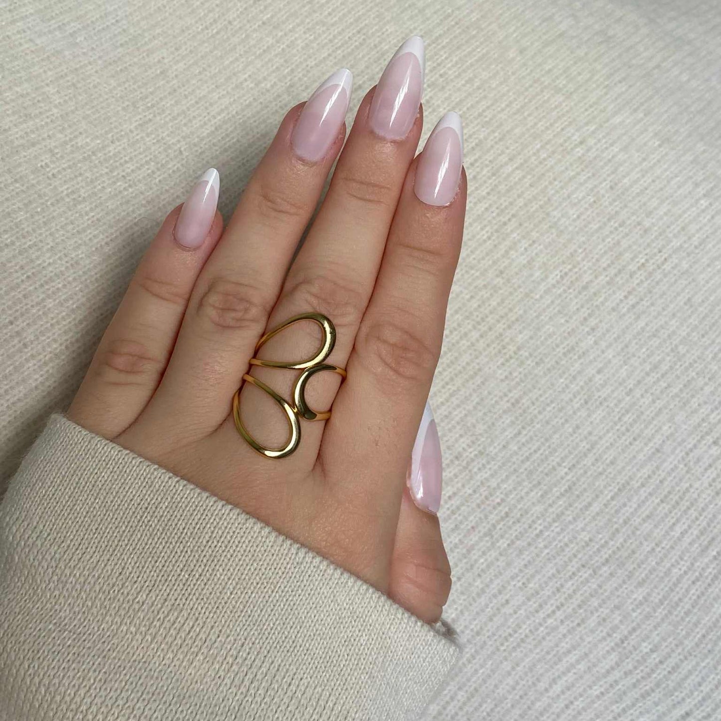 BAGUE | LIVIA