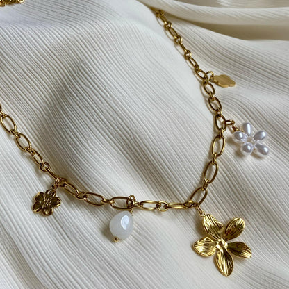 COLLIER | MARIA